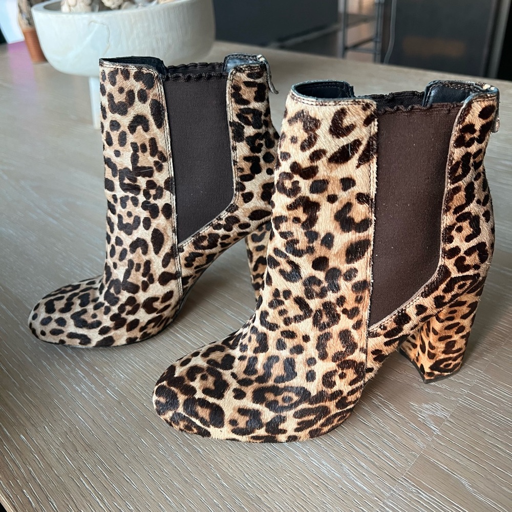 Sam Edelman booties. Leopard print. Size 6